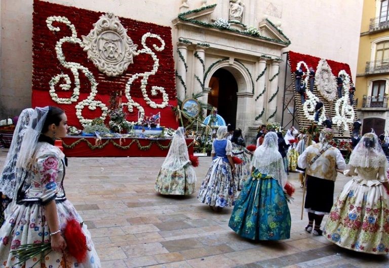 flowers-offering-alicante-san-juan-festivities