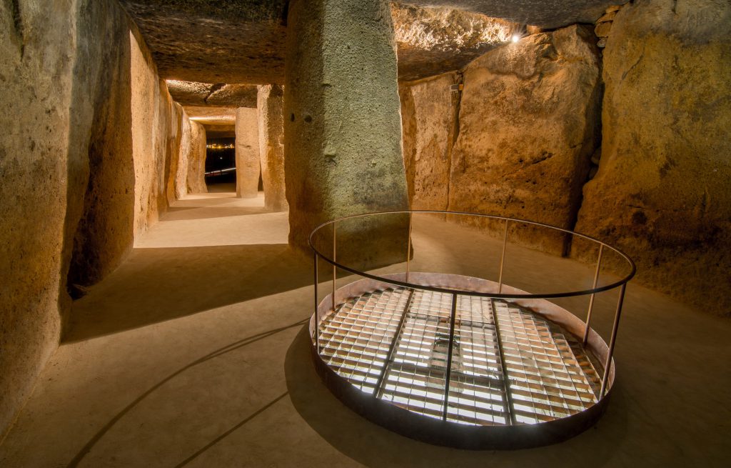 dolmen-de-menga-pozo-antequera-malaga