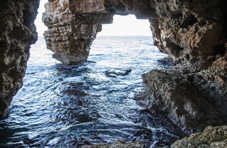 cave-dels-arcs-alicante-spain