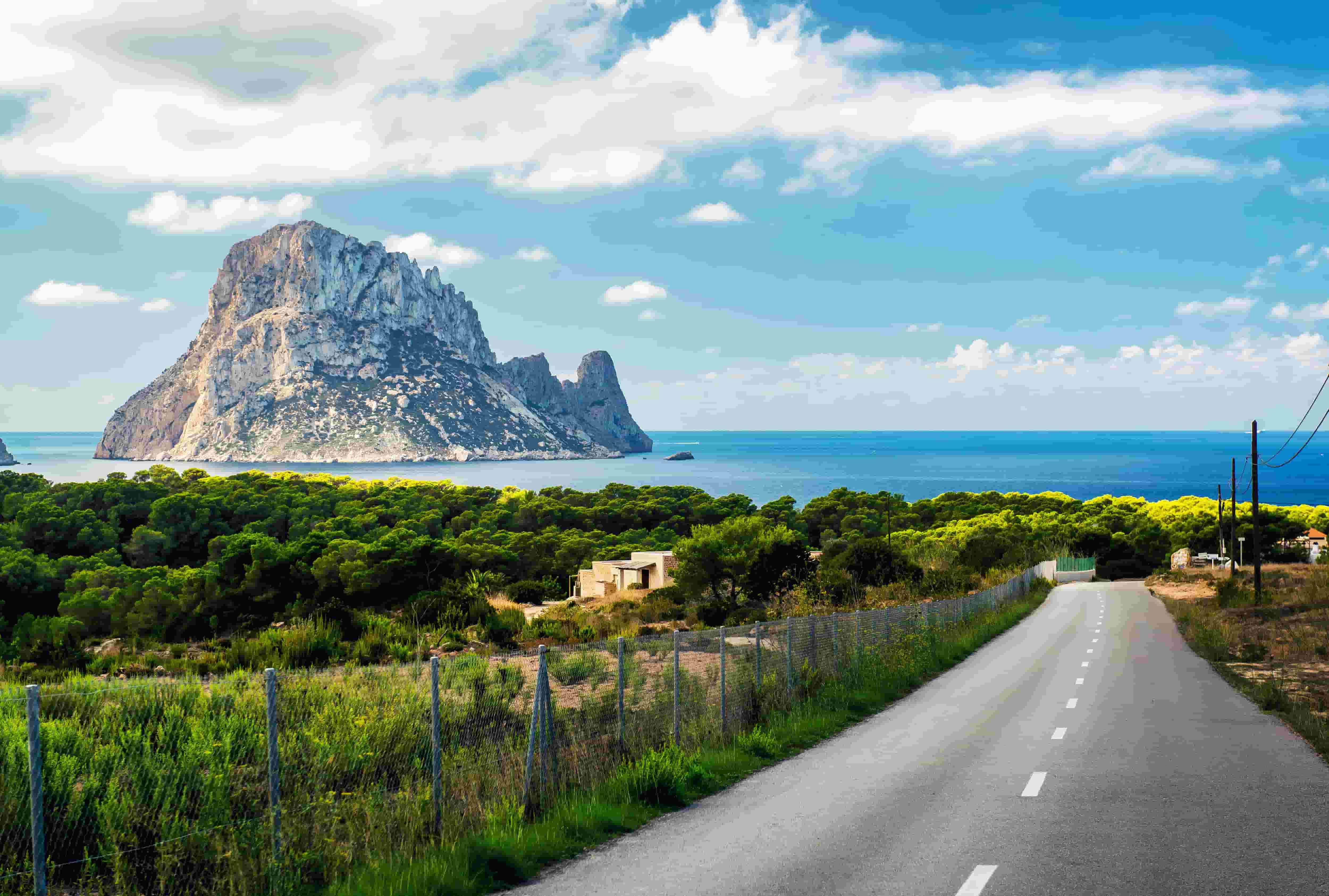 explore-the-best-roads-by-car-in-ibiza