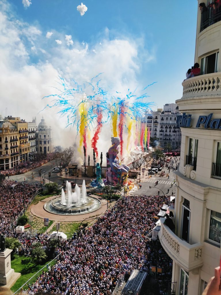 plaza-ayuntamiento-fallas-valencia