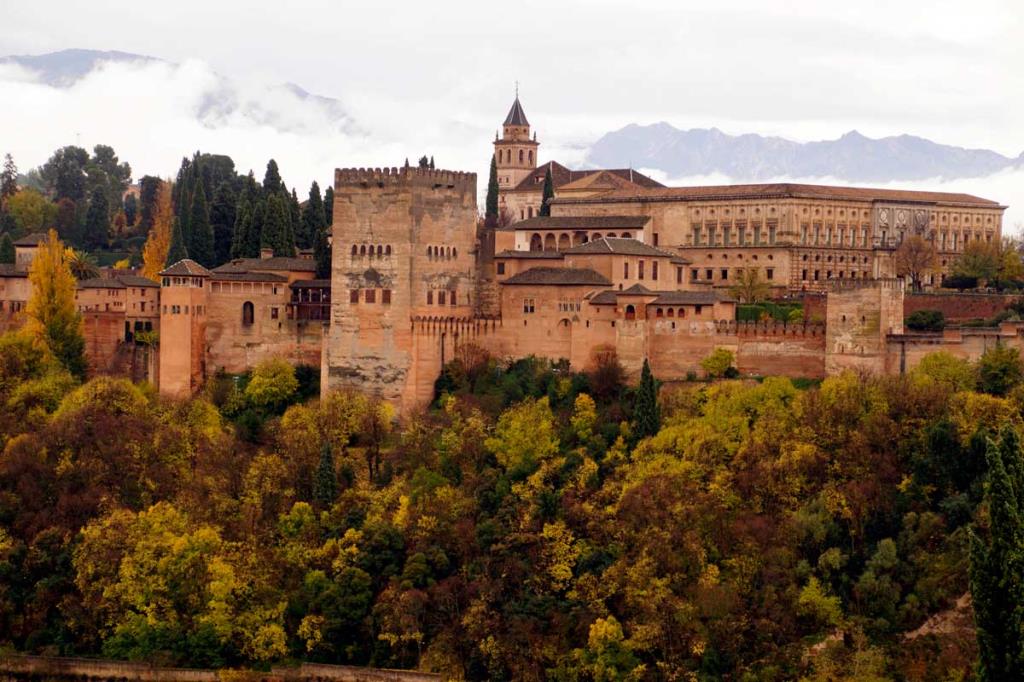 was-es-in-granada-zu-sehen-und-zu-tun-gibt