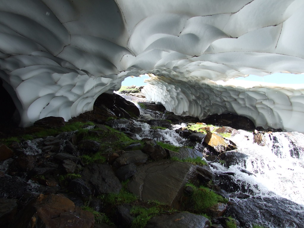 tunel-hielo-sierra-nevada-malaga